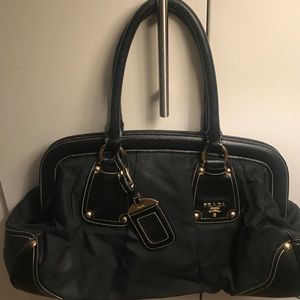 💯Authentic Prada Handbag